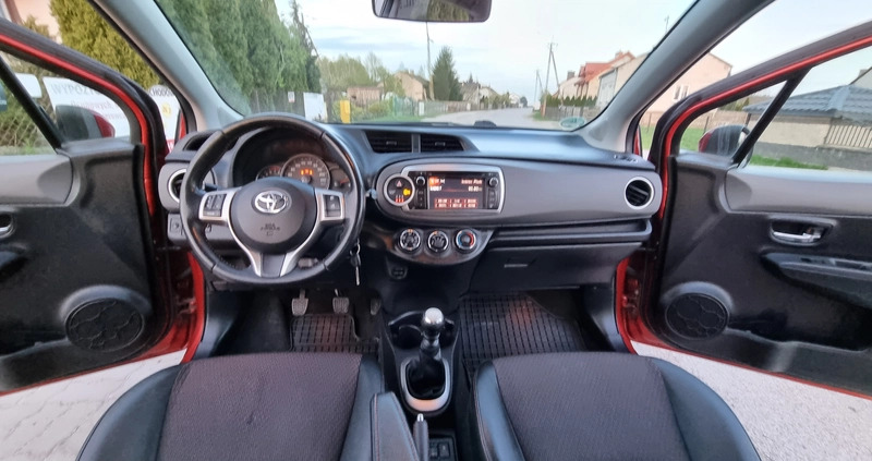 Toyota Yaris cena 30900 przebieg: 148000, rok produkcji 2011 z Sławno małe 466